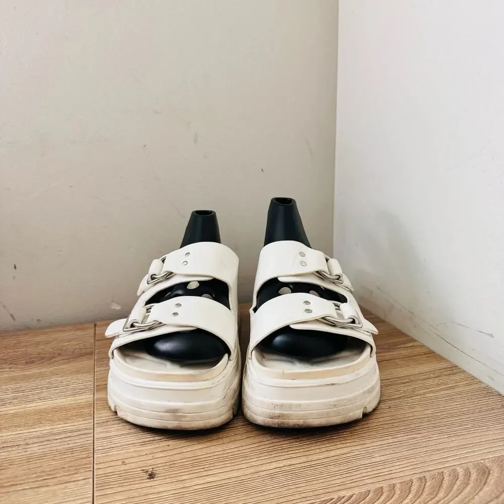 Steve Madden Urban White Leather Buckle Slides Women’s Size 7